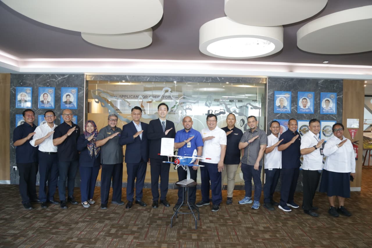Kemenhub Serahkan Sertifikat Tipe Validasi...